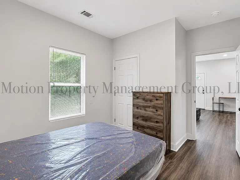 702 Carmen Ave — Photo 8