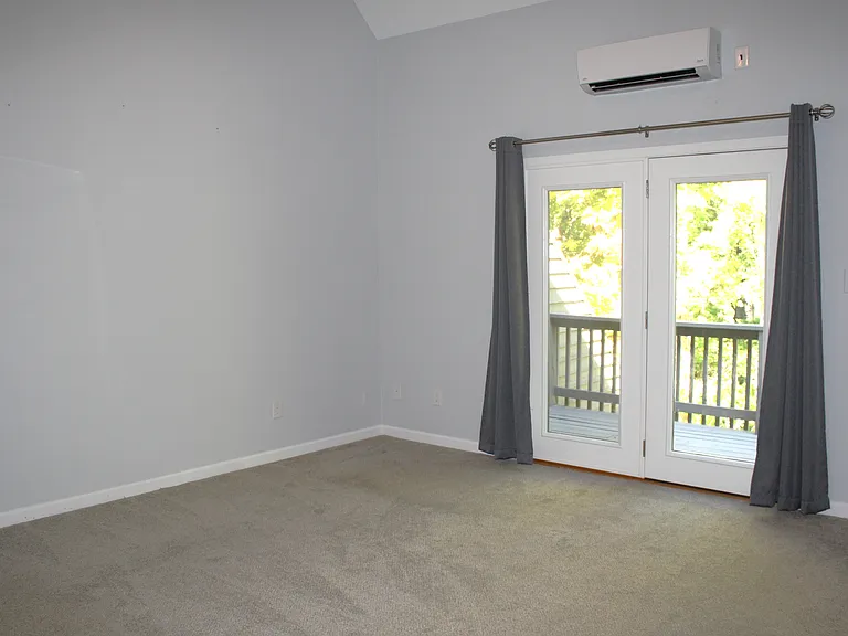 1010 Eastshore Cir — Photo 14
