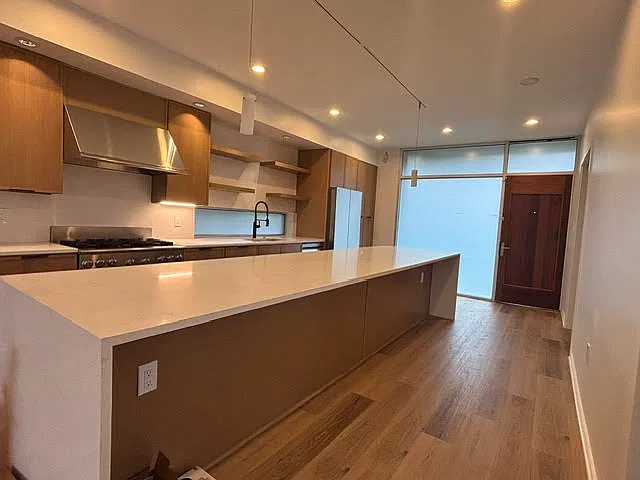 2 bed, 3.5 bath, 3220 sqft, $7,000 — Photo 4