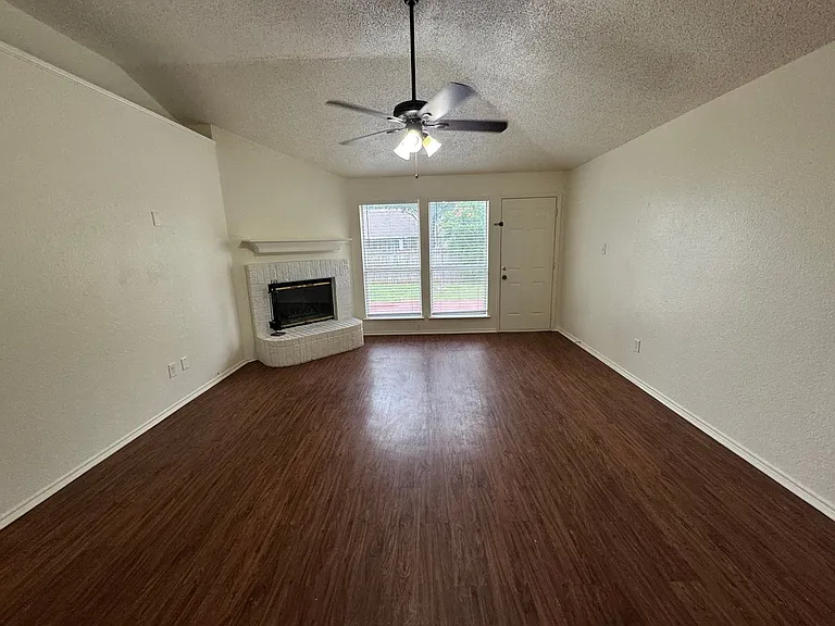 4024 Periwinkle Dr — Photo 19