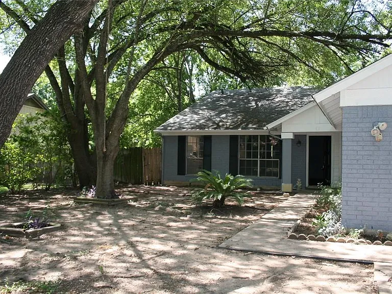 103 Cloudview Dr #A — Photo 1