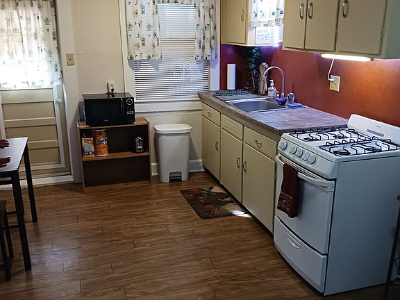 5th image of 436 10th Ave NE APT 5
