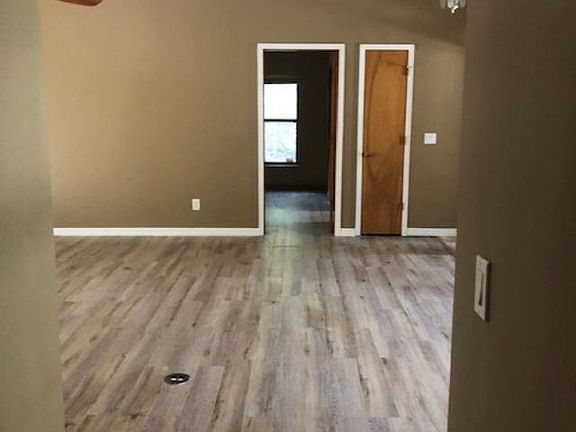 3rd image of 528 W Dandee Pl