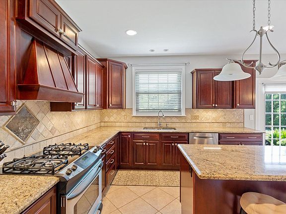 5th image of 6970 Cross Creek Ln