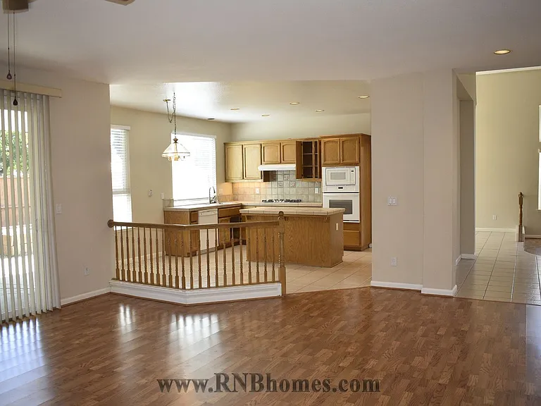2400 Carr Ct — Photo 8