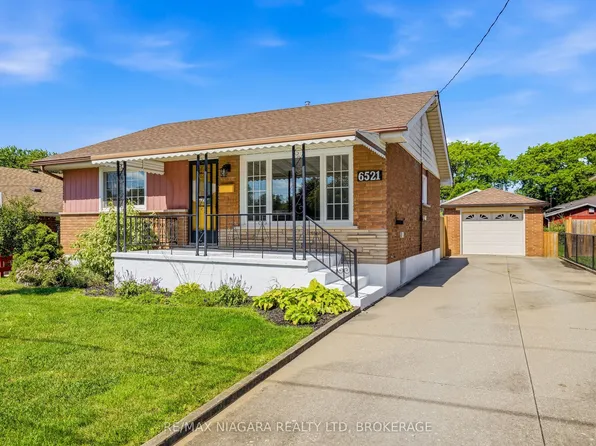 6521 Caledonia St, Niagara Falls, ON L2G 5A6