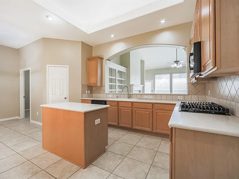 15810 Cypress Hall Dr — Photo 12