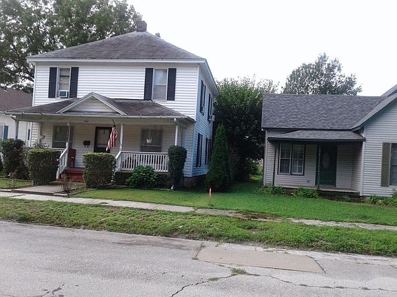 3rd image of 218 W Pleasant St