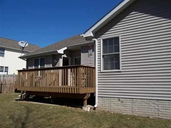 3rd image of 721 Cypress Dr
