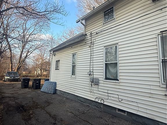 3rd image of 9515 Easton Ave