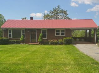 140 Daniels Dr, Madison Heights, VA 24572