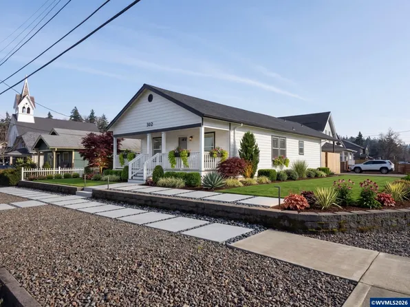 302 Jersey St, Silverton, OR 97381