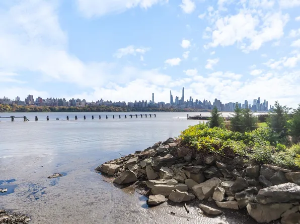 302 The Promenade image 1 of 48