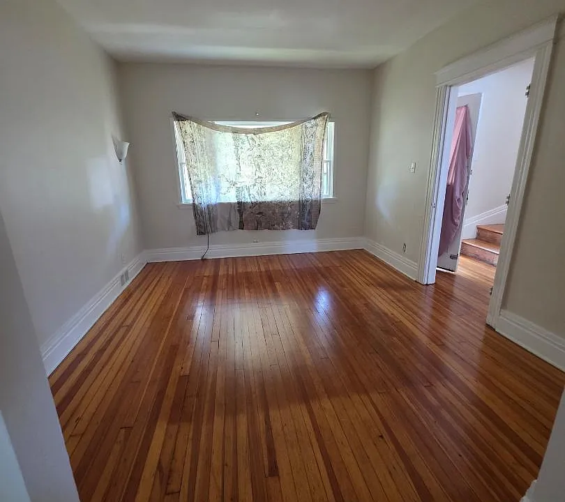 10 Grace St #8