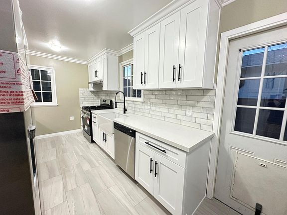 4th image of 7539 Royer Ave