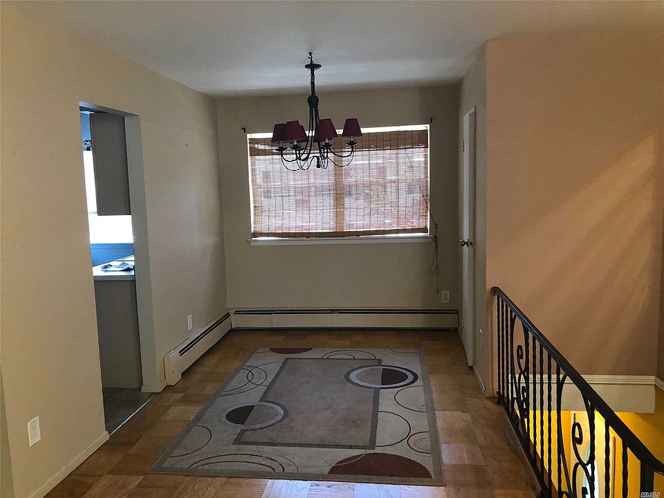 2nd image of 813 Towne House Vlg