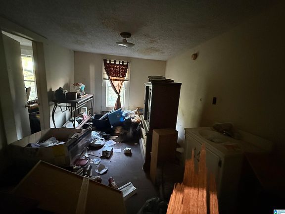 3rd image of 835 Avenue F