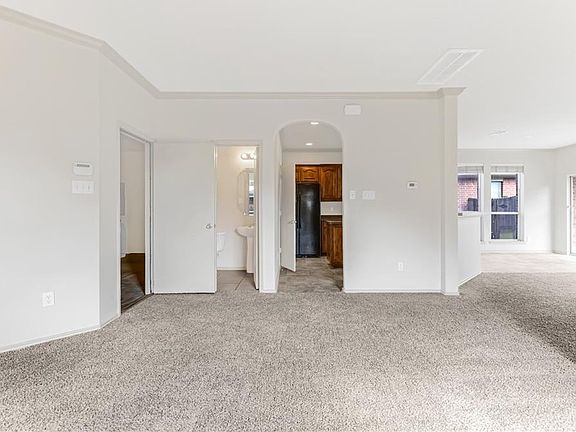 3rd image of 5904 Melanie Dr