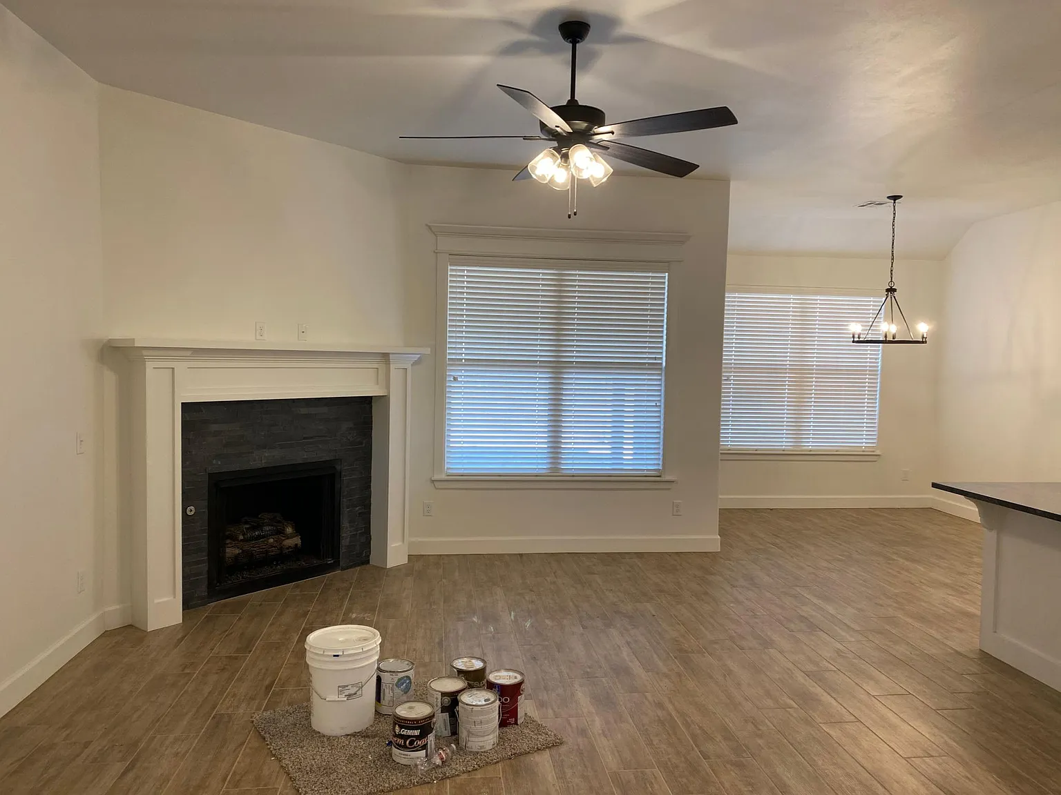 4 bed, 2012 sqft, $2,350 — Photo 4