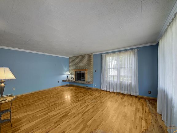3rd image of 229 Saint Francis St