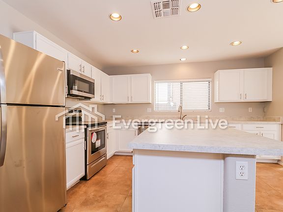 4th image of 18393 W Dawn Dr
