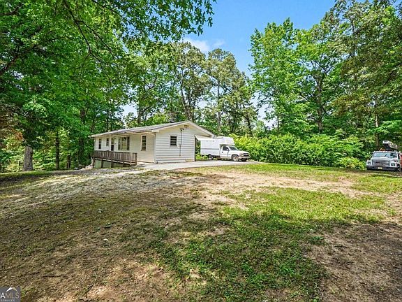 3rd image of 3944 Fairburn Rd