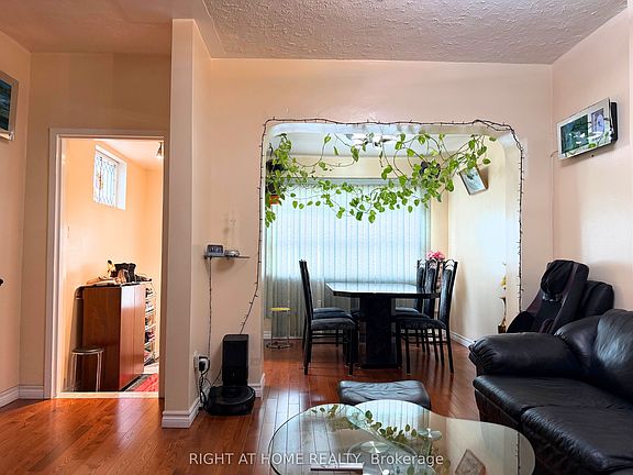 4th image of 785 Lansdowne Ave