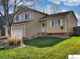 18715 R St, Omaha, NE 68135