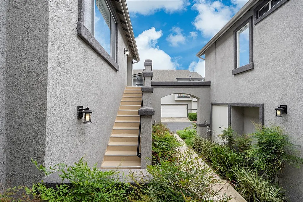 2 bed, 958 sqft, $3,450 — Photo 4