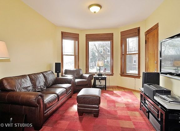 2nd image of 3801 N Oakley Ave #1W