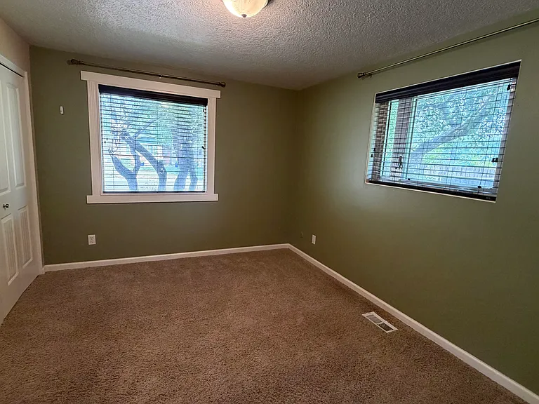 2920 N Pauley Dr — Photo 9