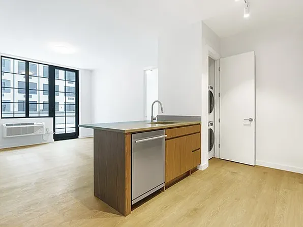 40 Bruckner Boulevard image 1 of 6