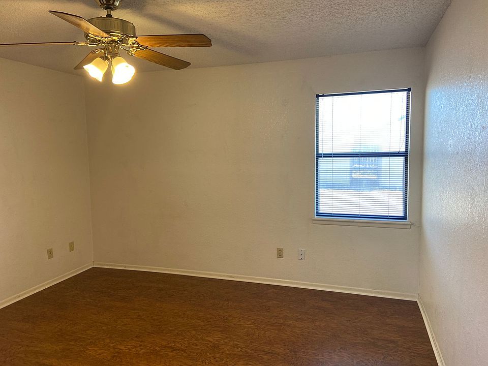 1st image of 601 Bow Ln