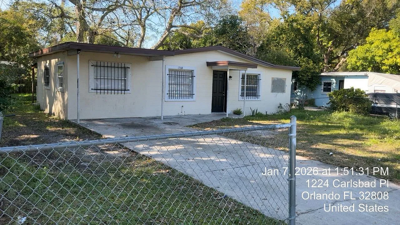 3 bed, 934 sqft, $2,000 — Photo 1