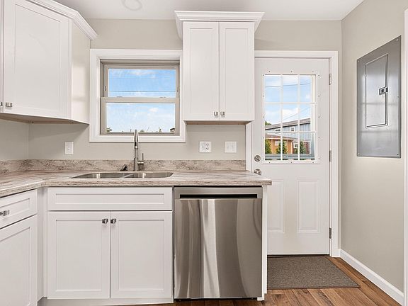 4th image of 135 Brads Way Unit 3
