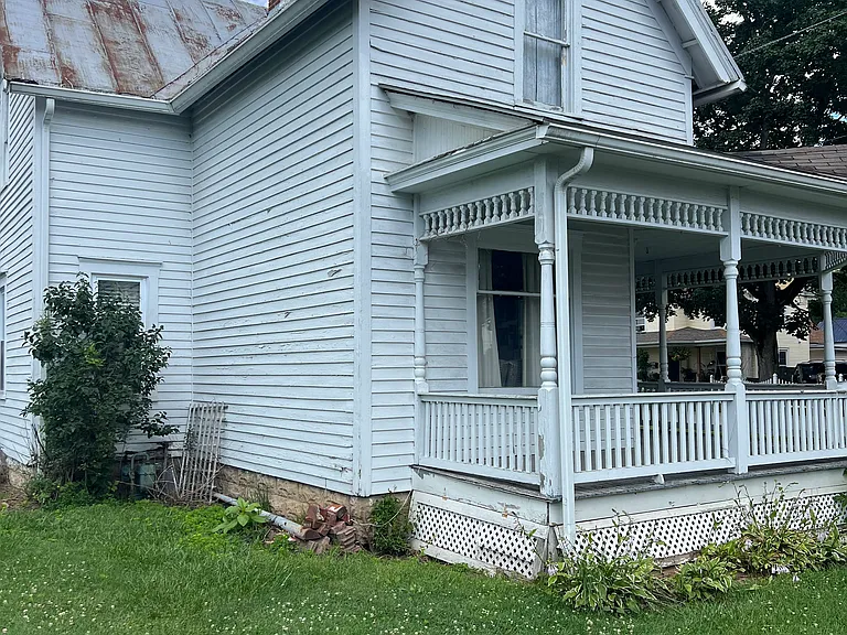321 Grant St — Photo 3