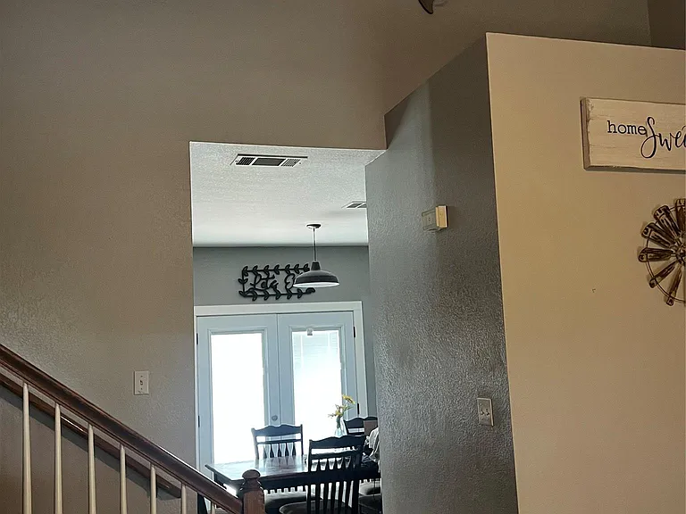 318 Belinda Ct — Photo 10