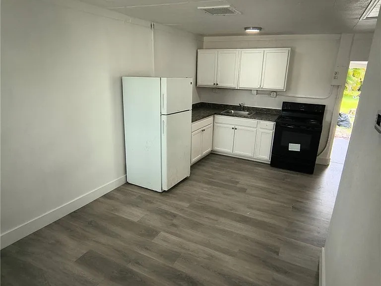 3343-3347 Dora St #3343B — Photo 3