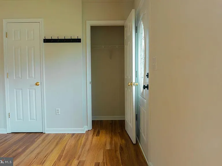 9836 Plaza View Way — Photo 17