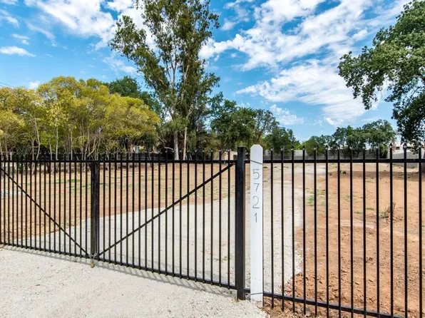 5721 Gibbons Dr, Carmichael, CA 95608