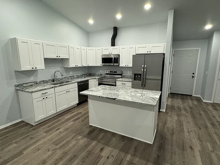 3130 Rosalie Pkwy — Photo 7