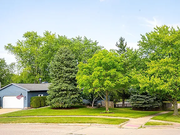 106 Wildflower Pl — Photo 23