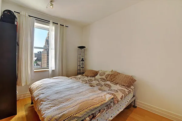 Rented by Corcoran | media 23