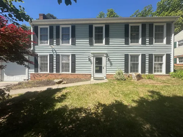 5531 Heather Hill Dr, Roanoke, VA 24019