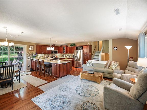 5th image of 19322 Linnet St NW