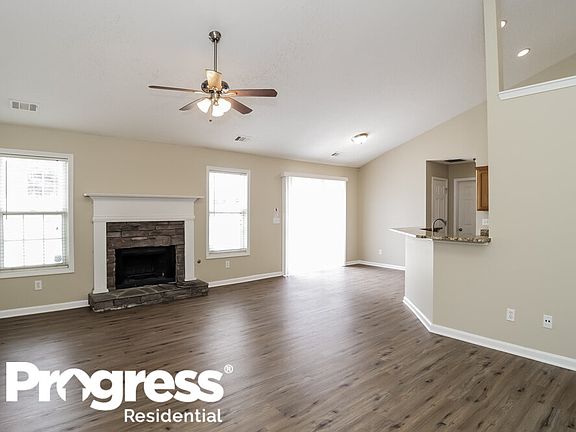 3rd image of 277 Beranda Cir