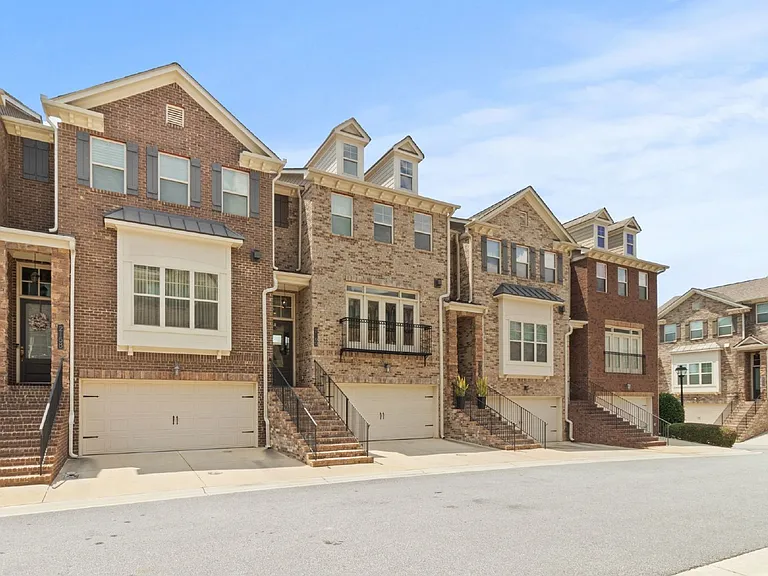 2160 Prestwick Ct NE — Photo 2