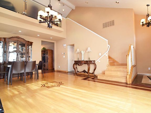 4th image of 5600 Bellagio Dr