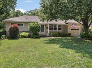 7720 Maple St, Prairie Village, KS 66208