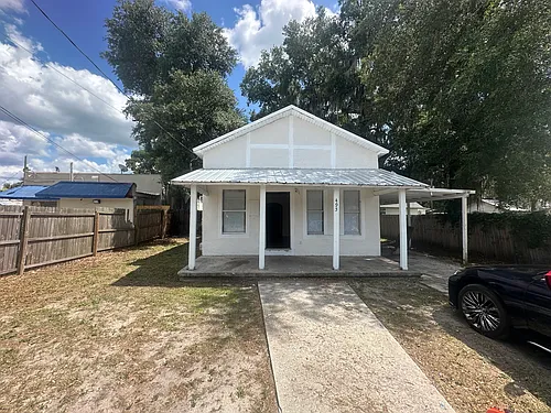495 Main Ave Photo 1